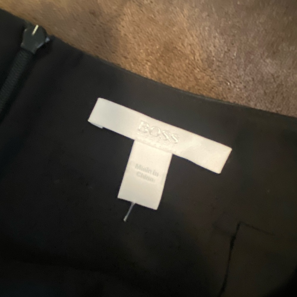 NWOT Hugo Boss vegan leather knee length skirt Sz 10 - Picture 3 of 4